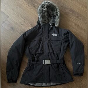 The North Face Size  M  Black Gooose Down Puffer Winter Ski Jacket Weatherproof